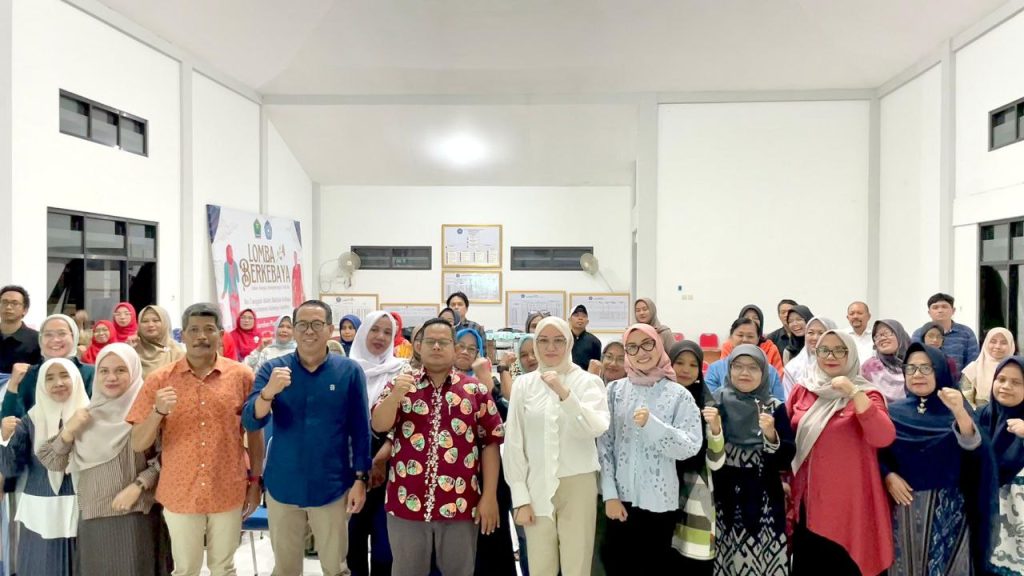 Wakil Ketua DPRD Malang Trio Purwono Turun ke Lowokwaru, Tegaskan Komitmen Moral Keluarga 2 Wakil Ketua DPRD Malang Trio Purwono Serukan Penguatan Peran Keluarga di Lowokwaru