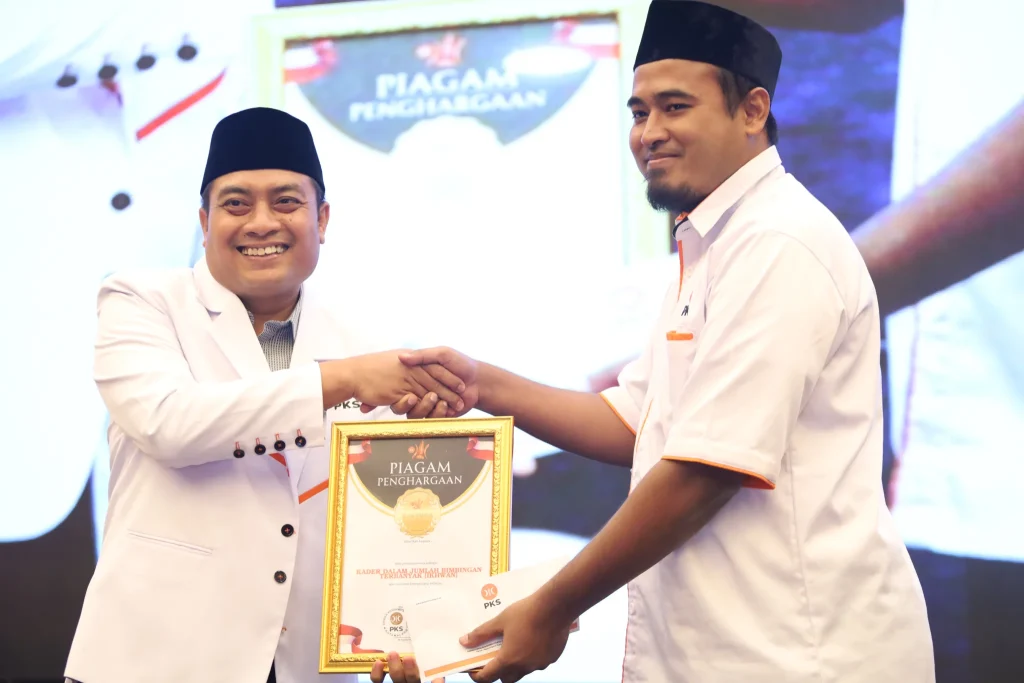 Rakerda PKS Kota Malang Diwarnai Awarding Kader Berprestasi