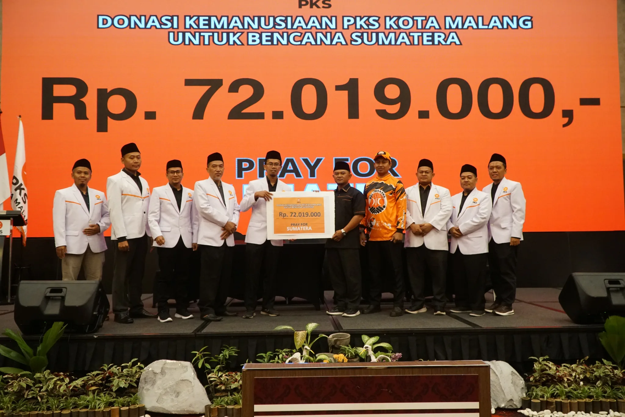 Rakerda PKS Kota Malang Salurkan Donasi Korban Bencana Sumatera
