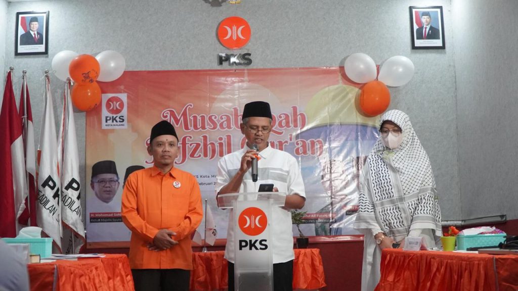 Inilah Deretan Penghafal Al-Qur’an Terbaik di Ajang MHQ PKS Kota Malang, Siap Melaju ke Tingkat Jawa Timur 1 Inilah Deretan Penghafal Al-Qur’an Terbaik di Ajang MHQ PKS Kota Malang, Siap Melaju ke Tingkat Jawa Timur